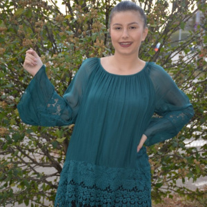 Bluza moderna Kara cu insertii de broderie si dantela,nuanta de verde