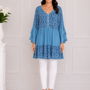 Bluza rafinata Larisa cu insertii de dantela ,nuanta de albastru deschis