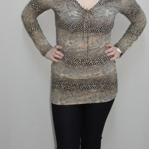 Bluza tinereasca cu design animal-print, model lung, cambrat - Img 2