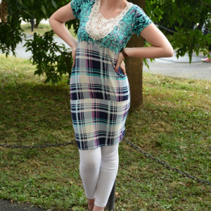 Bluza trendy cu dantela, elastic in talie si imprimeu turcoaz - Img 5