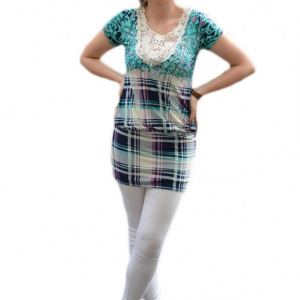 Bluza trendy cu dantela, elastic in talie si imprimeu turcoaz - Img 1