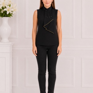 Bluza trendy cu volan in fata, model casual in nuanta de negru