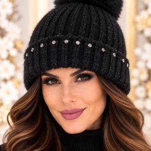 Caciula moderna din angora tricotat de nuanta negru, cu pompon si cristale , paiete