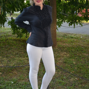 Camasi cu maneca lunga, negre, cambrate pe corp - Img 3