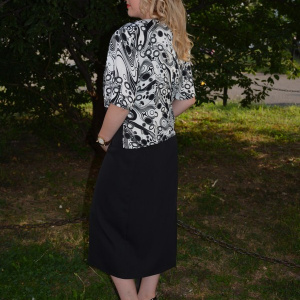 Costum de ocazie, cu rochie neagra si sacou cu imprimeu negru-alb - Img 6