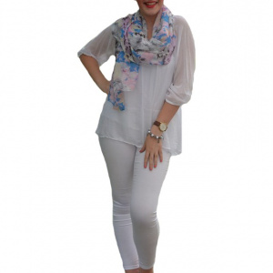 Esarfa moderna cu forma clasica si design de flori roz-albastru - Img 1