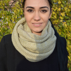 Esarfa rafinata, tricotata, crem cu fir auriu lucios, forma circulara - Img 4
