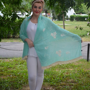 Esarfa turcoaz cu design broderie contrastanta si franjuri scurte - Img 5