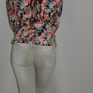 Jeans tineresc, nuanta de bej, cu strasuri aplicate, masuri mici - Img 5