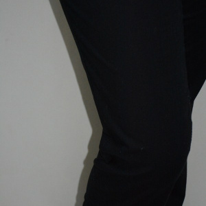 Pantalon cu aspect de blug subtire, neagra, cu buzunare in fata - Img 7