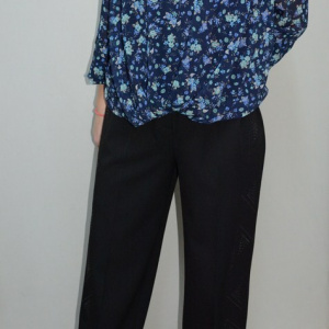 Pantalon elegant de culoare neagra, cu design de strasuri - Img 2