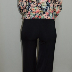 Pantalon elegant, de culoare neagra, dispune de un croilarg, tip fusta - Img 5