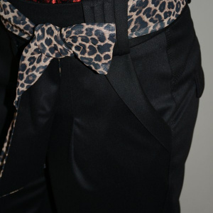Pantalon fin la atingere, nuanta de negru, buzunare - Img 6