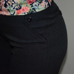 Pantalon lung, model clasic, cu insertii de cusaturi, de culoare gri - Img 3