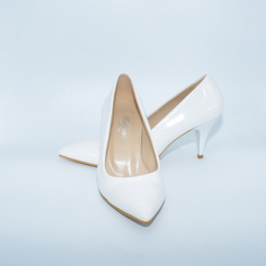 Pantof clasic, de culoare alba, piele ecologica cu aspect de lac - Img 5
