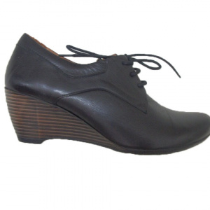 Pantof de toamna, neagra, cu talpa tip pana de inaltime medie - Img 1