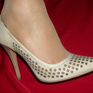 Pantof fashion, nuanta de crem, design interesant aplicat - Img 2