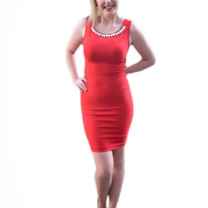 Rochie cambrata, de culoare rosie, cu design de colier din pietre - Img 1