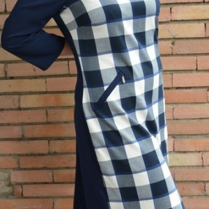 Rochie casual cu design de carouri mari, bleumarin combinat cu alb - Img 2