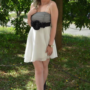 Rochie de gala, de culoare alba, din voal fin cu strat de saten - Img 7