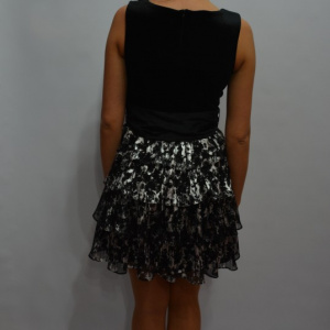 Rochie de gala din catifea neagra, volanase cu design argintiu - Img 7