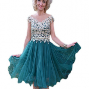 Rochie de gala din tul verde si dantela aurie cu perle aplicate - Img 1