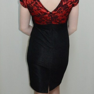 Rochie de gala, model cu dantela neagra peste saten visiniu - Img 4