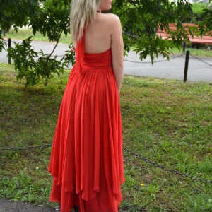 Rochie de gala moderna, in nuanta de rosu aprins, cu insertii negre - Img 5