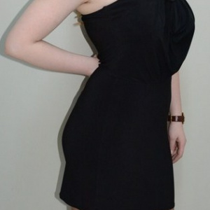 Rochie de seara, nuanta de negru, bretea fashion, fundita aplicata - Img 3
