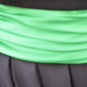 Rochie de seara scurta, din voal negru, cu banda verde in talie - Img 2