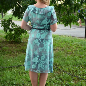 Rochie de vara bleumarin cu flori turcoaz si design de guler - Img 6