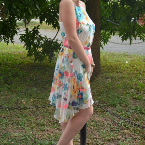 Rochie de vara, model asimetric cu imprimeu floral viu colorat - Img 3