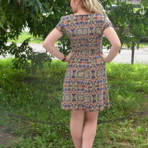 Rochie de zi, multicolora, cu imprimeu abstract si croi deosebit - Img 5