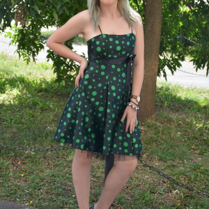 Rochie deosebita, cu buline verzi pe fond negru, model evazat - Img 5