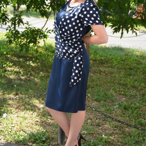 Rochie eleganta, bleumarin cu buline mari albe, aspect de costum - Img 7