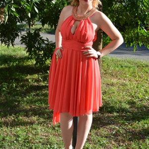 Rochie eleganta, din material vaporos,aplicatii de strasuri aurii - Img 4