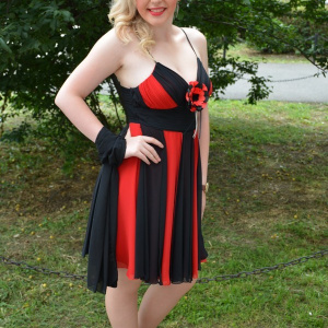 Rochie eleganta , rosie , cu benzi negre din voal - Img 3