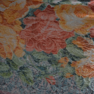 Rochie fashion cu design floral pe fond plamaniu, model scurt - Img 5