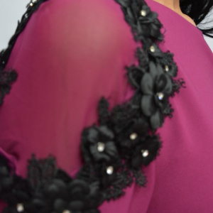 Rochie fashion cu insertie tip plasa la umar si aplicatii florale - Img 8