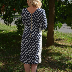 Rochie feminina, bleumarin-alb si inserti de dantela - Img 6