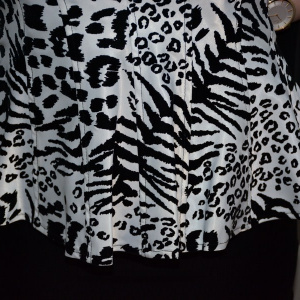 Rochie la moda, nuanta de negru-alb, animal print chic - Img 4