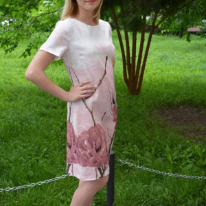 Rochie Lindsey cu imprimeu de flori pastelate,nuanta de alb - Img 3