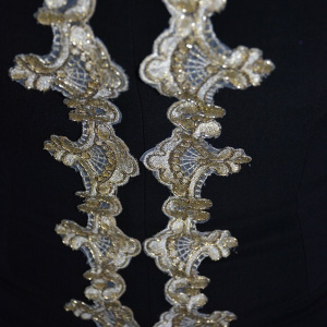 Rochie lunga de seara, culoare neagra cu aplicatii de dantela aurie - Img 7