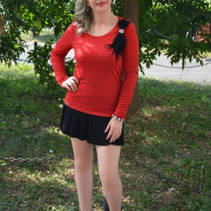 Rochie moderna, de culoare rosu-negru, cu pliuri - Img 6