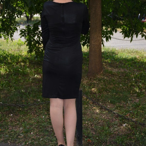 Rochie neagra, cu un decupaj pe umarul stang - Img 6