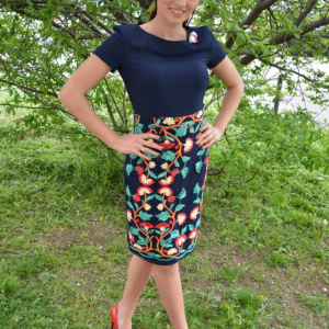 Rochie scurta de primavara-vara, bleumarin cu broderie colorata - Img 6