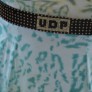 Rochie scurta turcoaz, cambrata in talie si accesorizata cu curea - Img 6