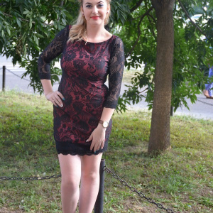 Rochie spectaculoasa, cu dantela neagra aplicata pe pudra - Img 2