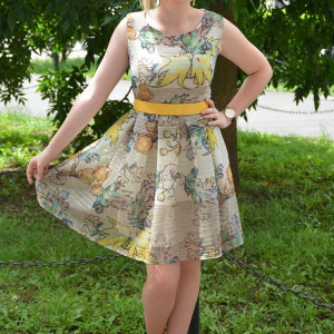 Rochie tinereasca de zi, cu croiala evazata si design multicolor - Img 2