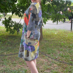 Rochie tinereasca de zi, masura mare, design de flori multicolore - Img 5